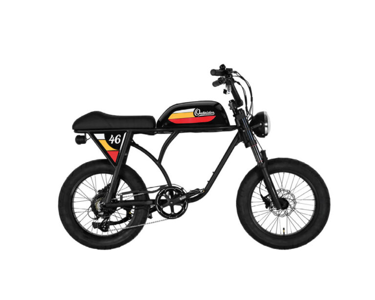 Rechte Seitenansicht eines schwarzen E-Bikes mit dem Namen MB Outsider-S-Pro, Schwarzer Rahmen, schwarzer Tank, schwarzer Sattel und schwarze Griffe, schwarze Fatbike-Reifen, 20 Zoll