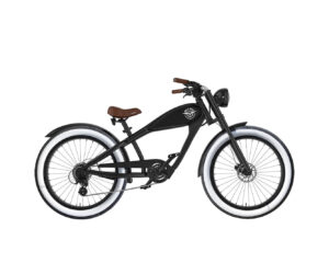 Rechte Seitenansicht des schwarzen Cruiser-E-Bikes von MC E-Bike mit dem Namen Max E-CoffeeCruiser: Schwarzer Rahmen, schwarzer Tank, brauner Sattel und braune Griffe, Weißwandreifen