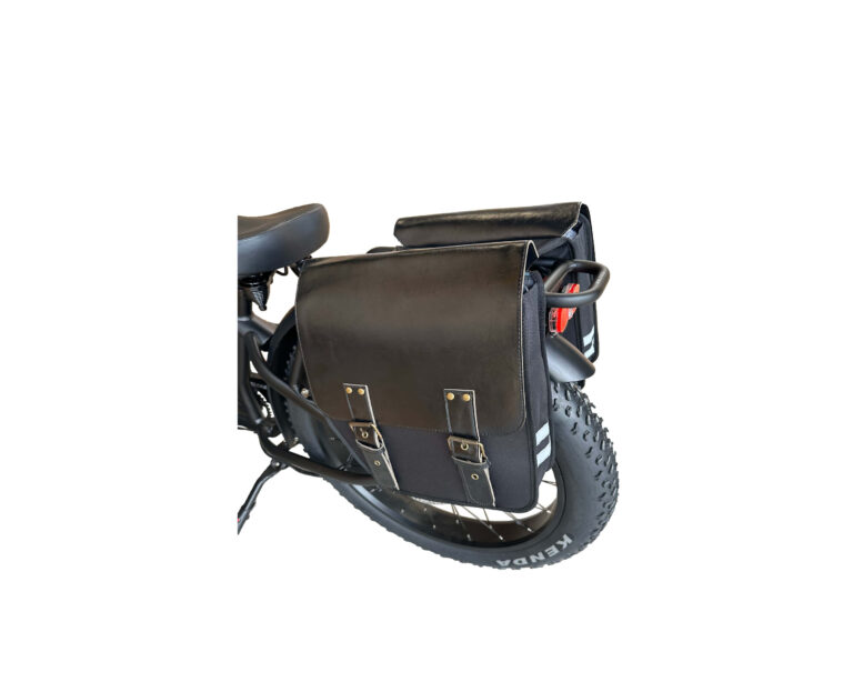 Seitenansicht eines E-Bike-Gepäckträgers aus Aluminium im Set mit einer Satteltasche aus PU-Leder in schwarzem Look für die Cruiser-E-Bikes von MC E-Bike mit dem Namen Mid E-CoffeeCruiser